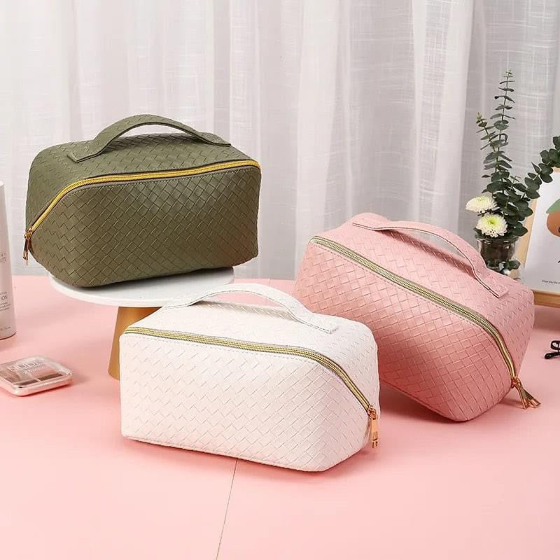 Travel Makeup Bag | Waterproof Portable Pouch | Open Flat Toiletry Bag Make up Organizer with Handle | Large Capacity | Pink Color